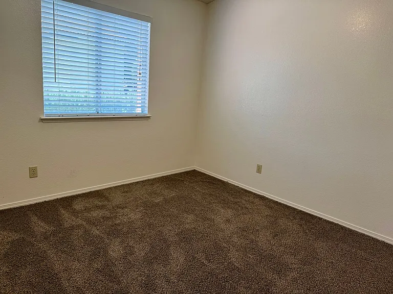 993 E Edgemont Dr — Photo 27