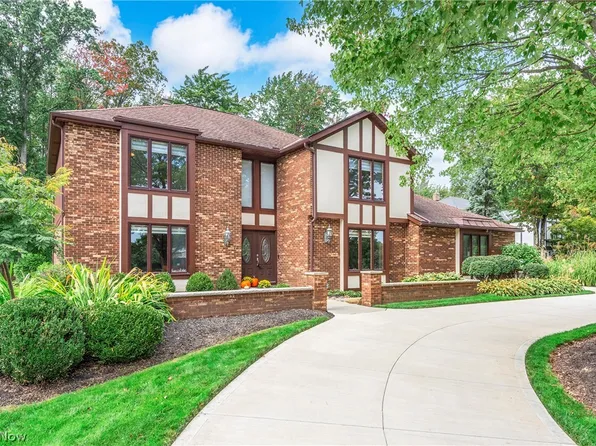 9702 Forge Dr, Brecksville, OH 44141