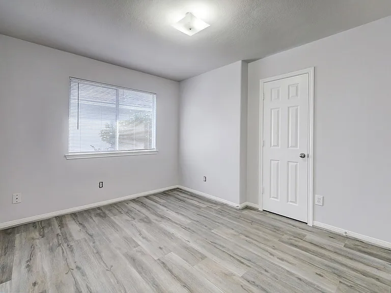 25407 Clover Ranch Dr — Photo 14