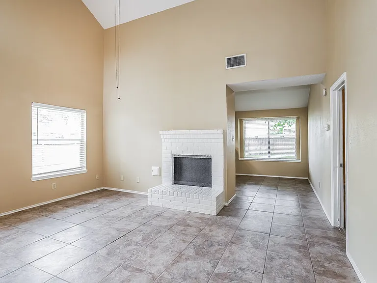 6042 Beaconridge Dr — Photo 2