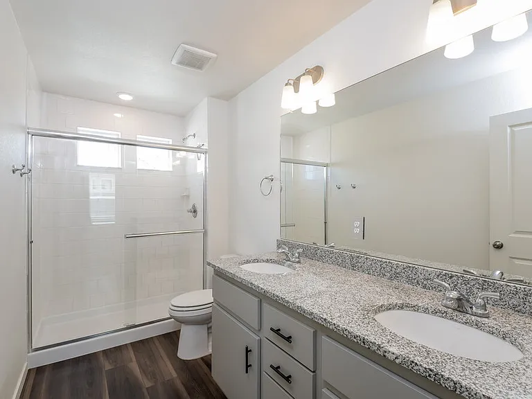 18557 E 47th Pl — Photo 14