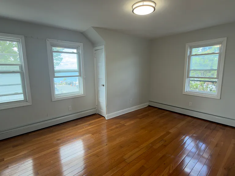 10 Greenwich Ave — Photo 12