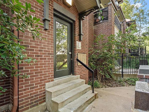 4th image of 5381 Pershing Ave APT 204