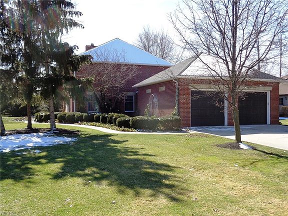 3rd image of 782 Cherry Valley Dr