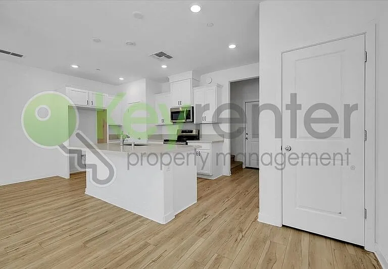 5301 E Commerce Way #44104 — Photo 8