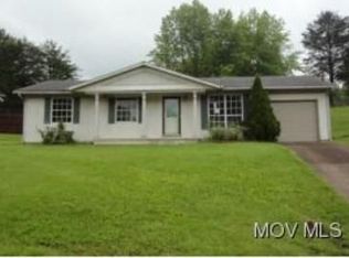 2332 Meadowview Dr, Parkersburg, WV 26104