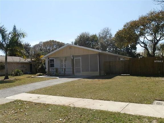 3rd image of 8434 Magnolia Dr