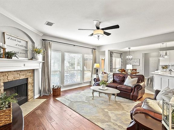 3rd image of 15521 Adlong Dr