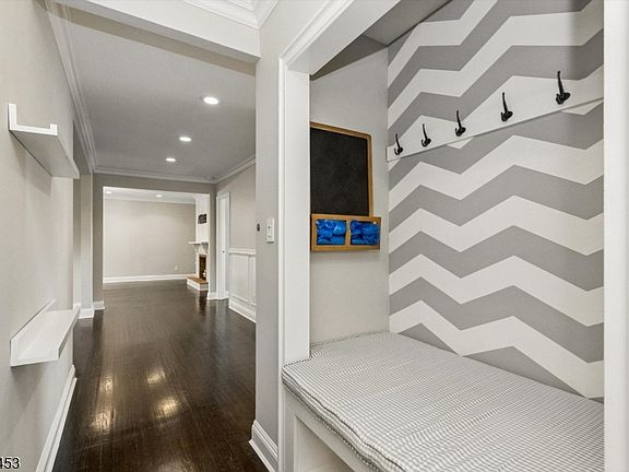 5th image of 24 Hutton Ave #6