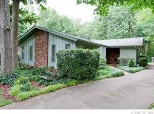 6001 Donegal Dr, Charlotte, NC 28212