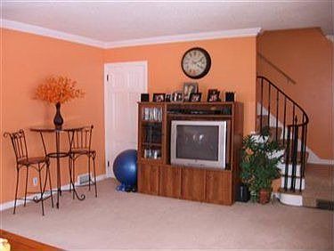 3rd image of 1069 S Belvoir Blvd