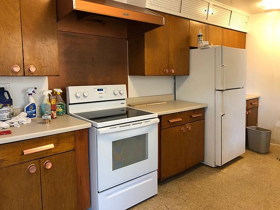 2nd image of 1400 Betts St NE