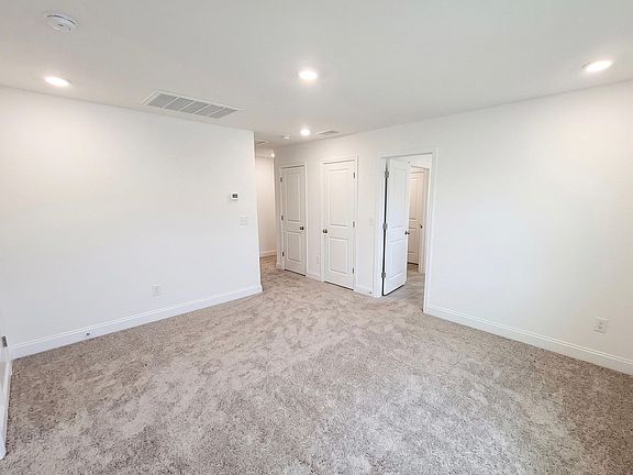 4th image of 207 Ensemble Blvd