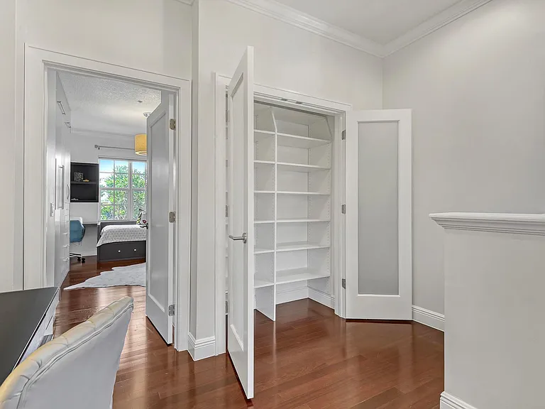 72 SE 6th Ave E #Townhouse C — Photo 10