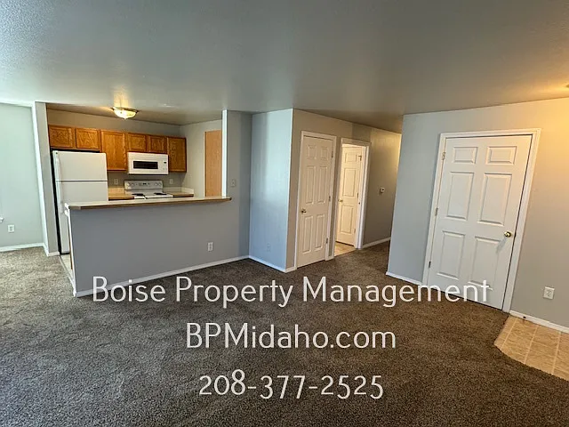 3 bed, 1113 sqft, $1,550 — Photo 3