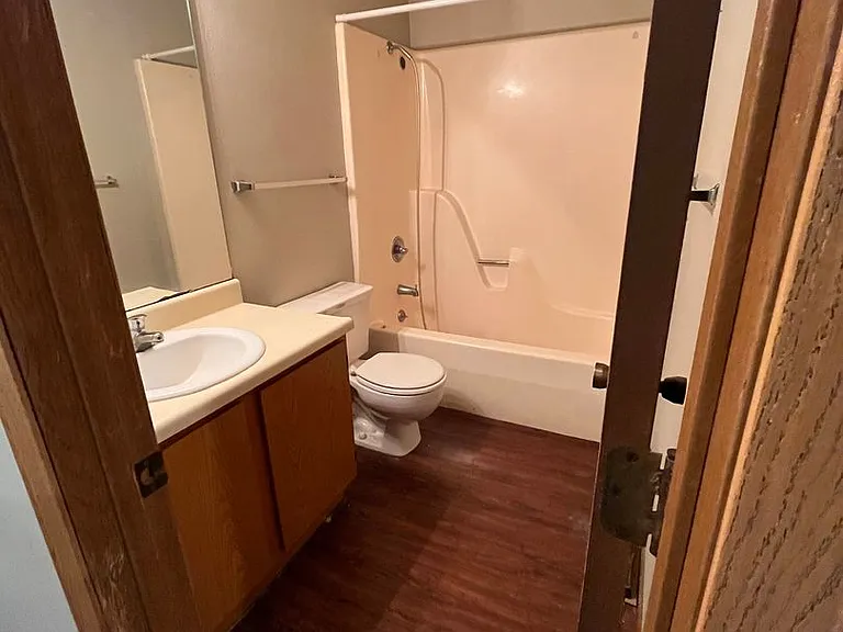 3107 N Kentwood Ave — Photo 16