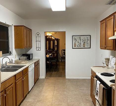 4th image of 2405 Buckingham Ave #A
