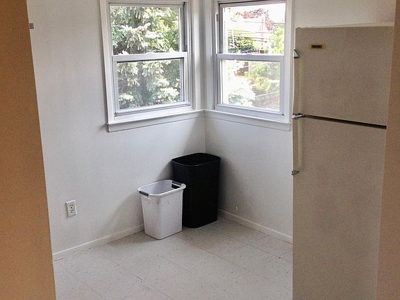 5th image of 441 Whittier Ave #3