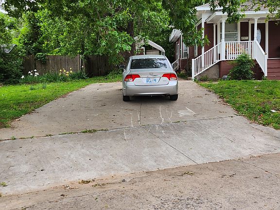 large driveway/parking area