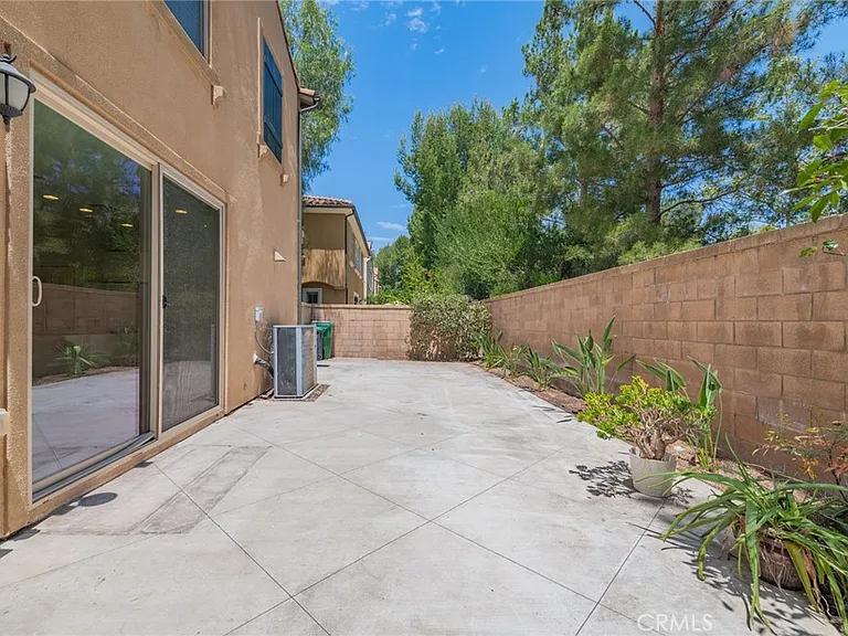183 Pathway — Photo 32