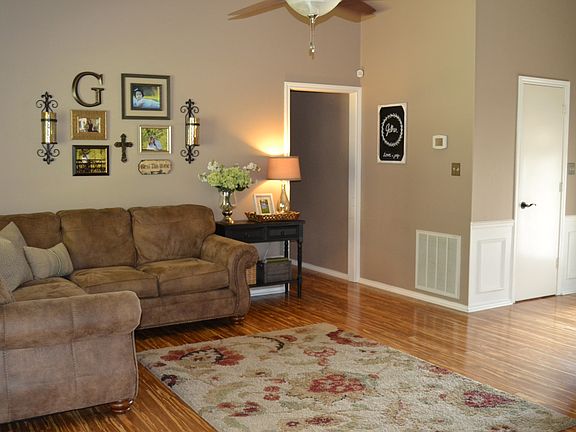 5th image of 813 Bentwood Cir