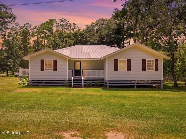 26 2nd St, Poplarville, MS 39470