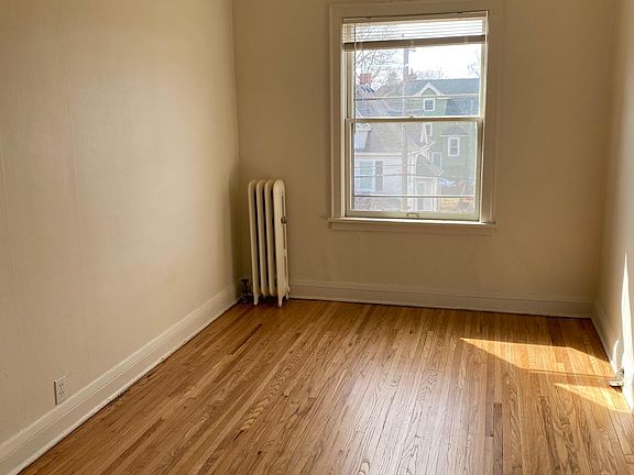 5th image of 2555 Bryant Ave S #0