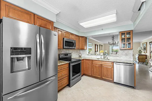 7076 Huntington Ln Photo 1