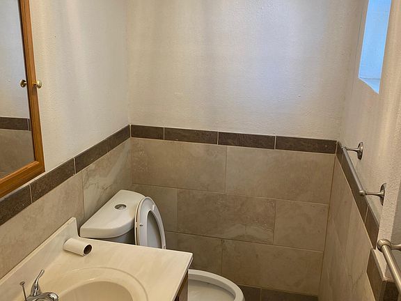 5th image of 7023 Dartmouth Ave