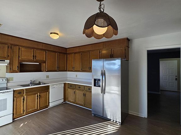 4th image of 800 Kerner Ave