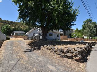 1318 W 10th St, The Dalles, OR 97058