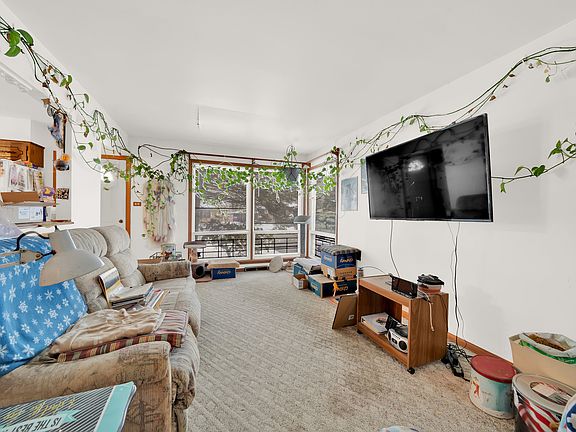 5th image of 15934 Lorel Ave
