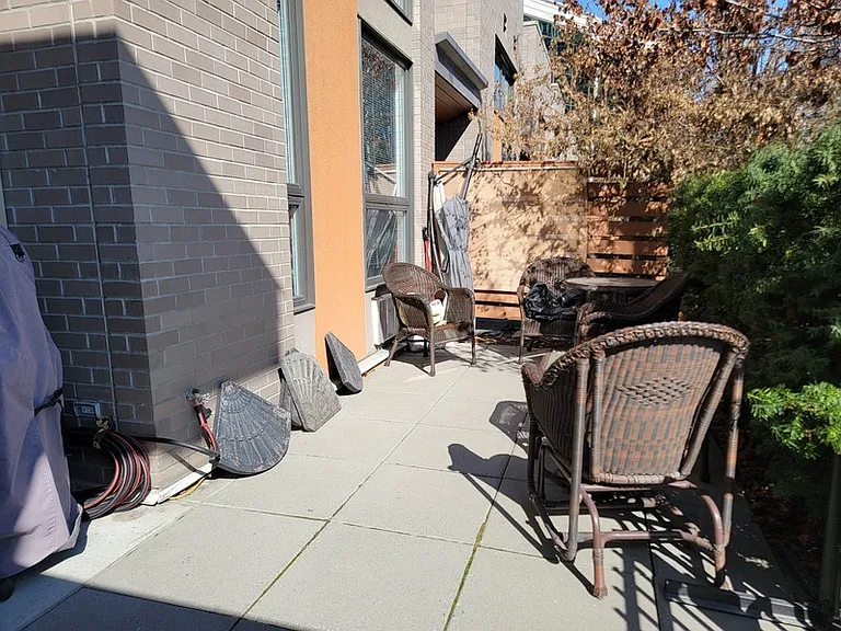 1550 Dickson Ave #6 — Photo 3