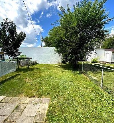 2nd image of 517 Frederick St
