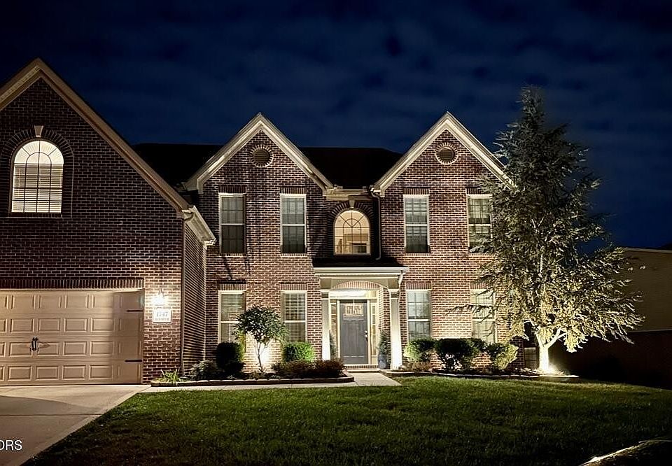 1st image of 1747 Falcon Pointe Dr