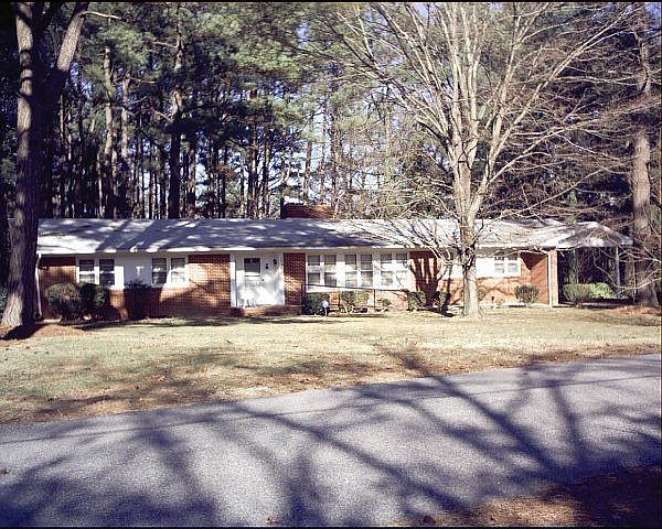 1st image of 708 Hutcheson Ln