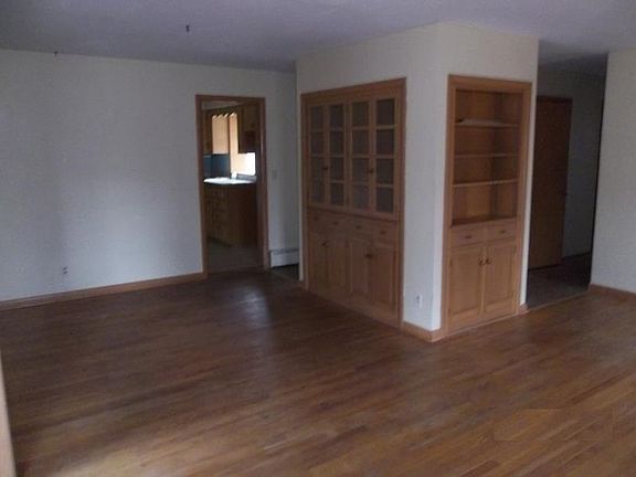 4th image of 410 Sunrise Ln