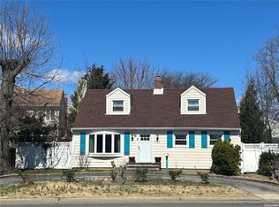 315 Bayville Ave, Bayville, NY 11709