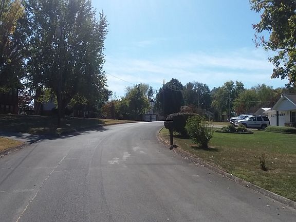 4th image of 2313 Eau Clair Dr