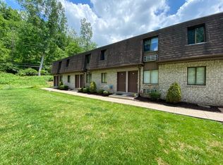 Amazing 1BR in Desirable Plum Area! Beautiful Exposed Brick and Air Conditioning! Call Today!, New Kensington, PA 15068