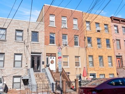 216 5Th St, Jersey City, NJ, 07302