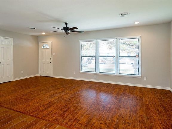 3rd image of 6757 Manor Dr