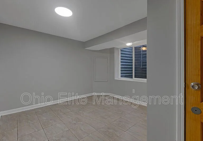 2023 Sullivant Ave — Photo 27