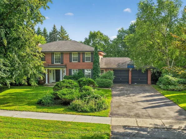 11 Tudor Gate, Toronto, ON M2L 1N3