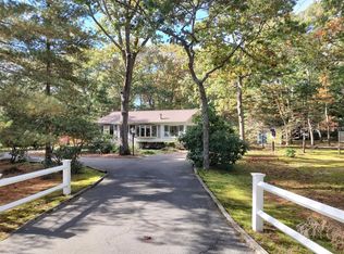 685 Santuit Rd, Cotuit, MA 02635