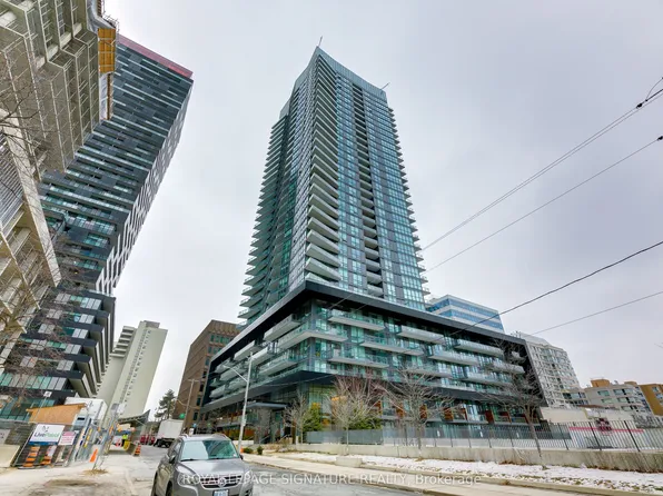30 Roehampton Ave #806, Toronto, ON M4P 0B9