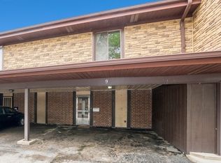 9 Cour Versaille, Palos Hills, IL