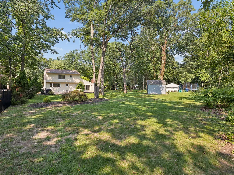 306 Candlewood Ln — Photo 38