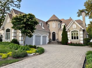 (Undisclosed Address), Hinsdale, IL 60521