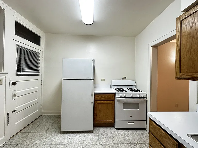 2633 W Ainslie St #3 — Photo 5